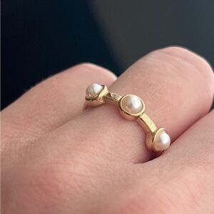 Elegant Gold tone with faux Pearl Statement Ring Size 6